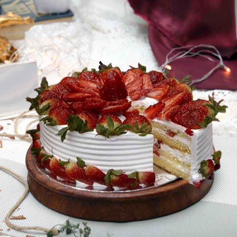 Strawberry Cake From Avari Hotel Lahore